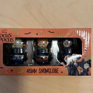 Brand New Set of 3 Hocus Pocus Sanderson Sisters 45mm Mini Snow Globes